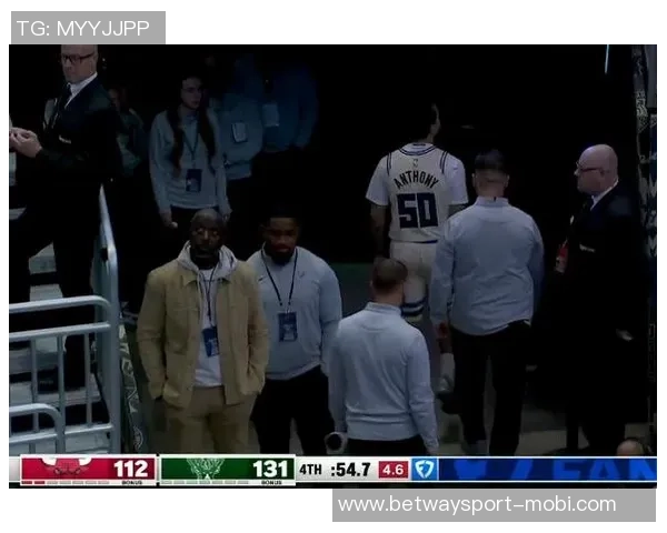 科尔安东尼盛赞字母特纳为顶尖前场球员掩护体验如同神仙般完美